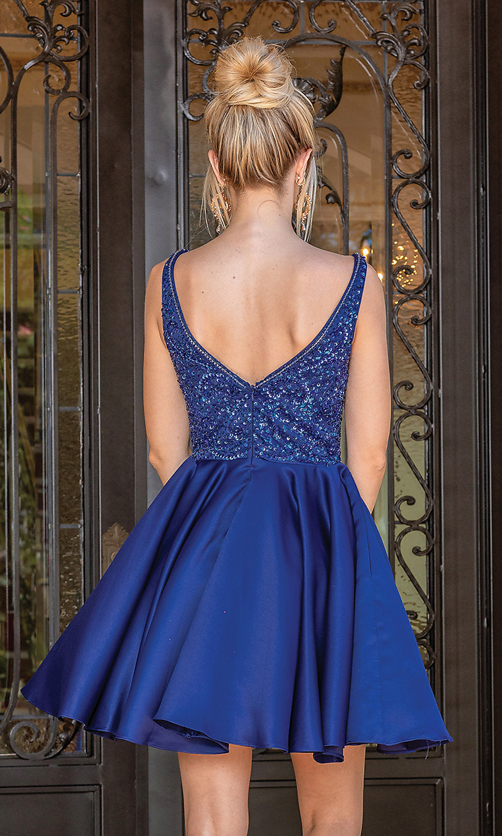 Dancing Queen-Sleeveless Short Formal Prom Dress with Pockets