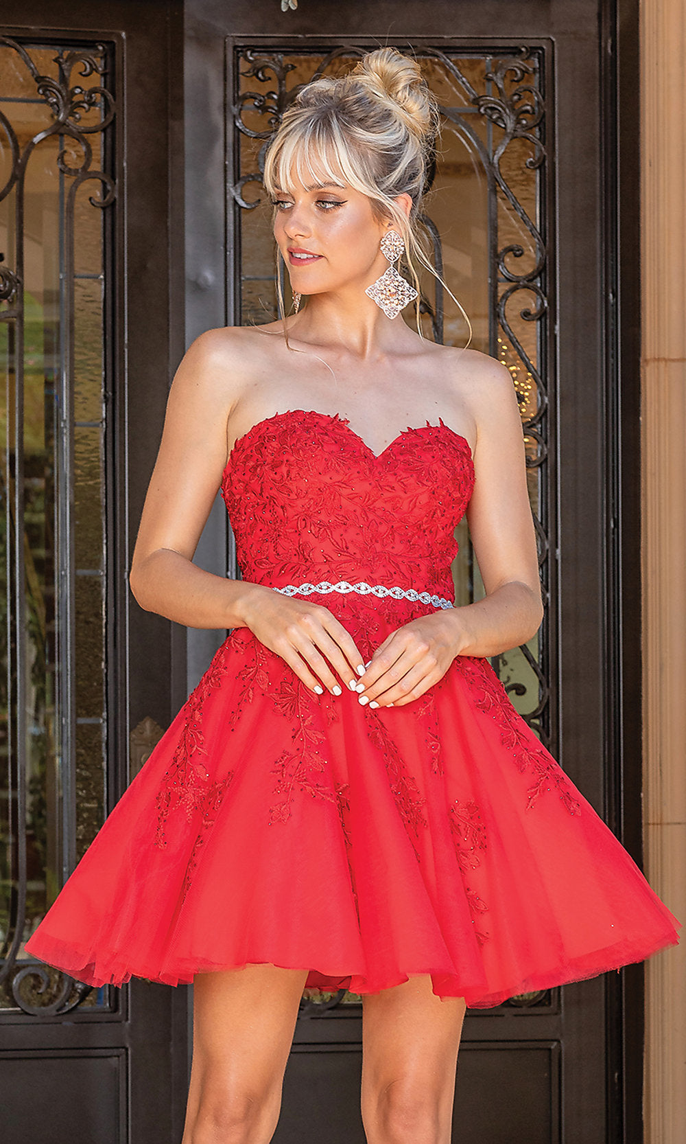 Dancing Queen-Embroidered Short Strapless Semi-Formal Prom Dress