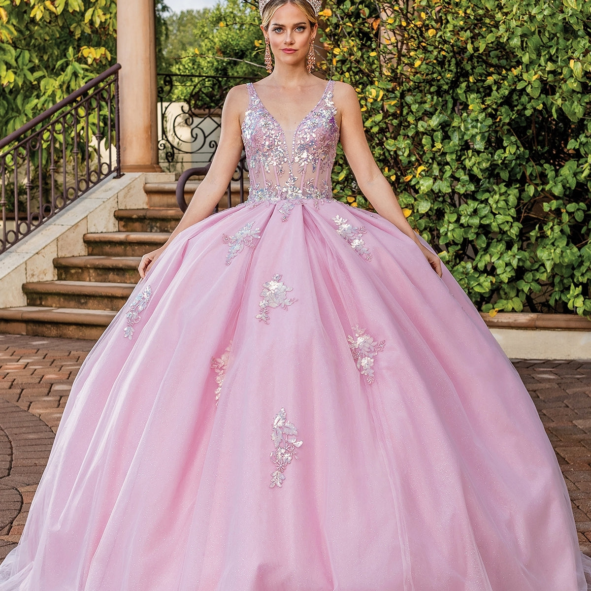 DQ25-1928 TRAPLESS BALL GOWN QUINCEAÑERA DRESS WITH INTRICATE EMBROIDERY main image 1