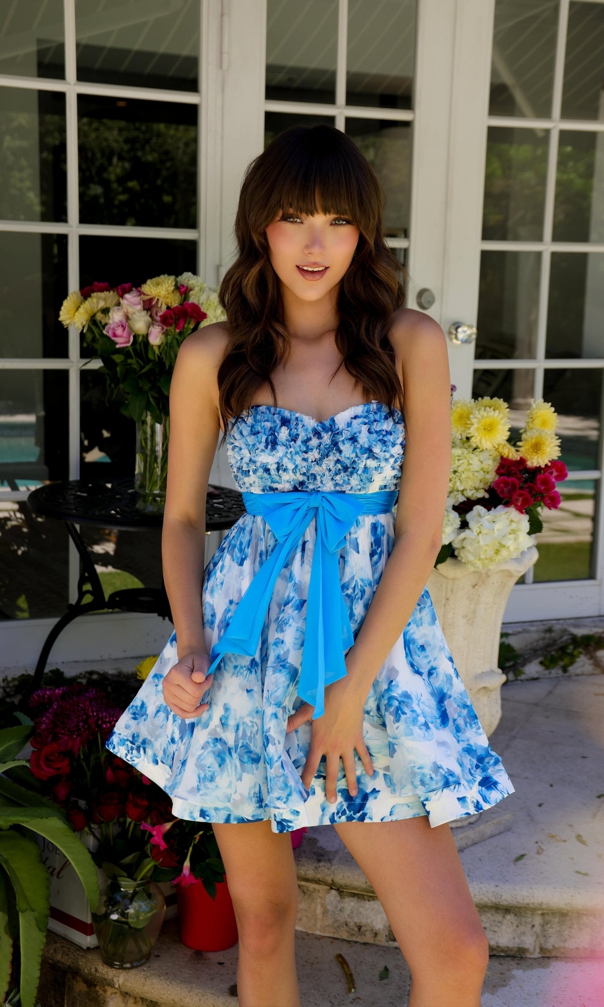 Strapless Short Homecoming Dress with Floral Print Black/White / 00