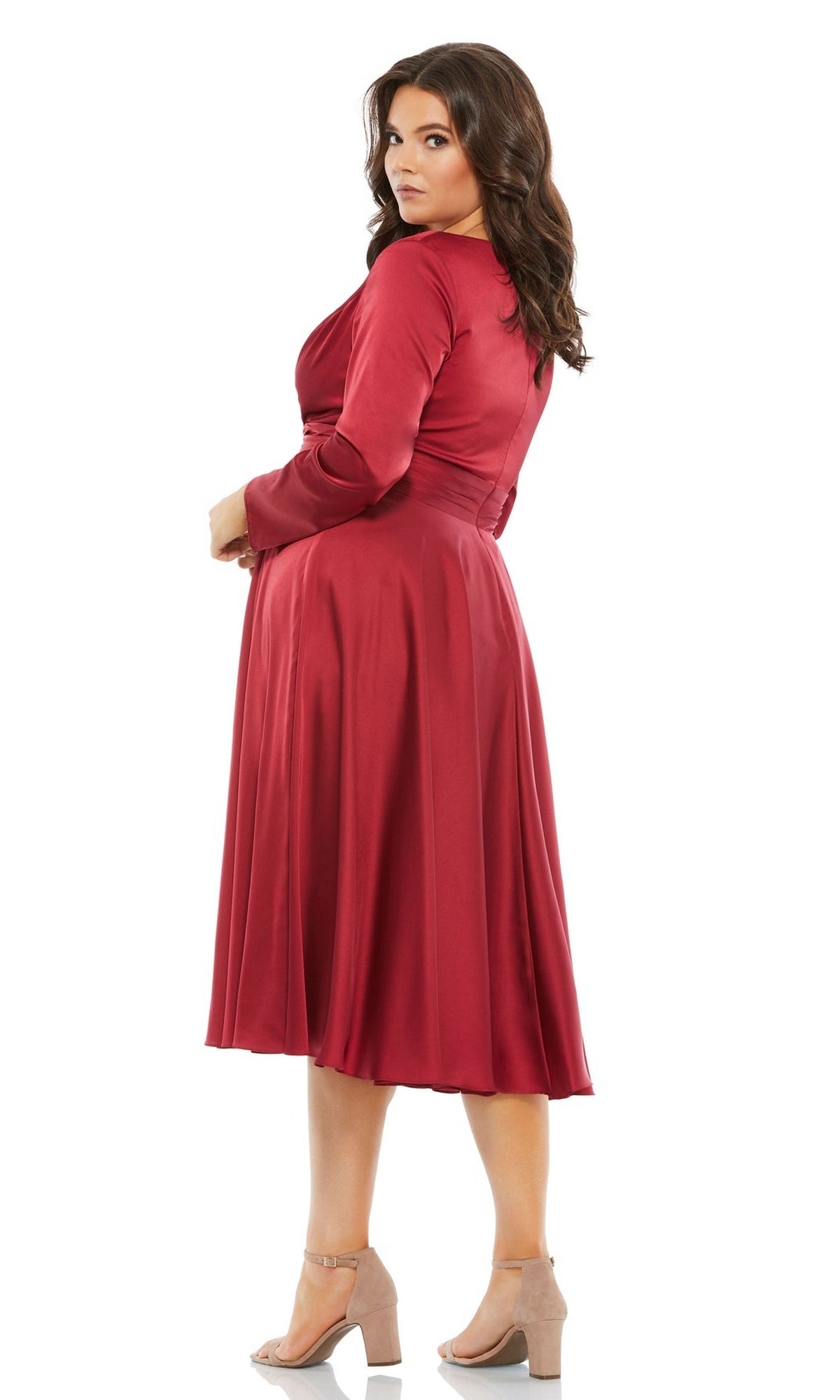 Knee-Length Plus-Size Party Dress with Long Sleeves PromGirl Knee-Length Plus-Size Party Dress with Long Sleeves PromGirl