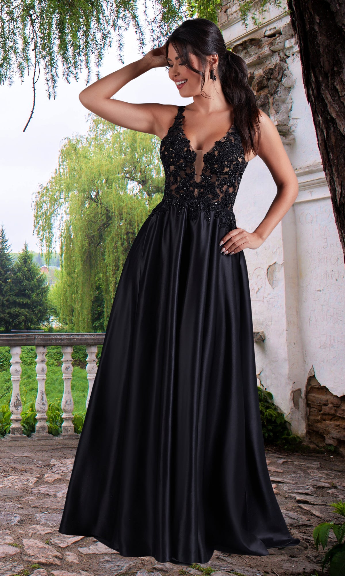 PromGirl Lace-Bodice Long Black A-Line Prom Dress