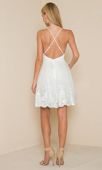 Maniju-Short A-Line White Graduation Dress with V-Neckline