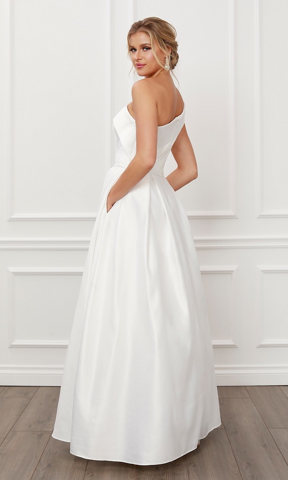 White One-Shoulder Long Ball Gown for Prom